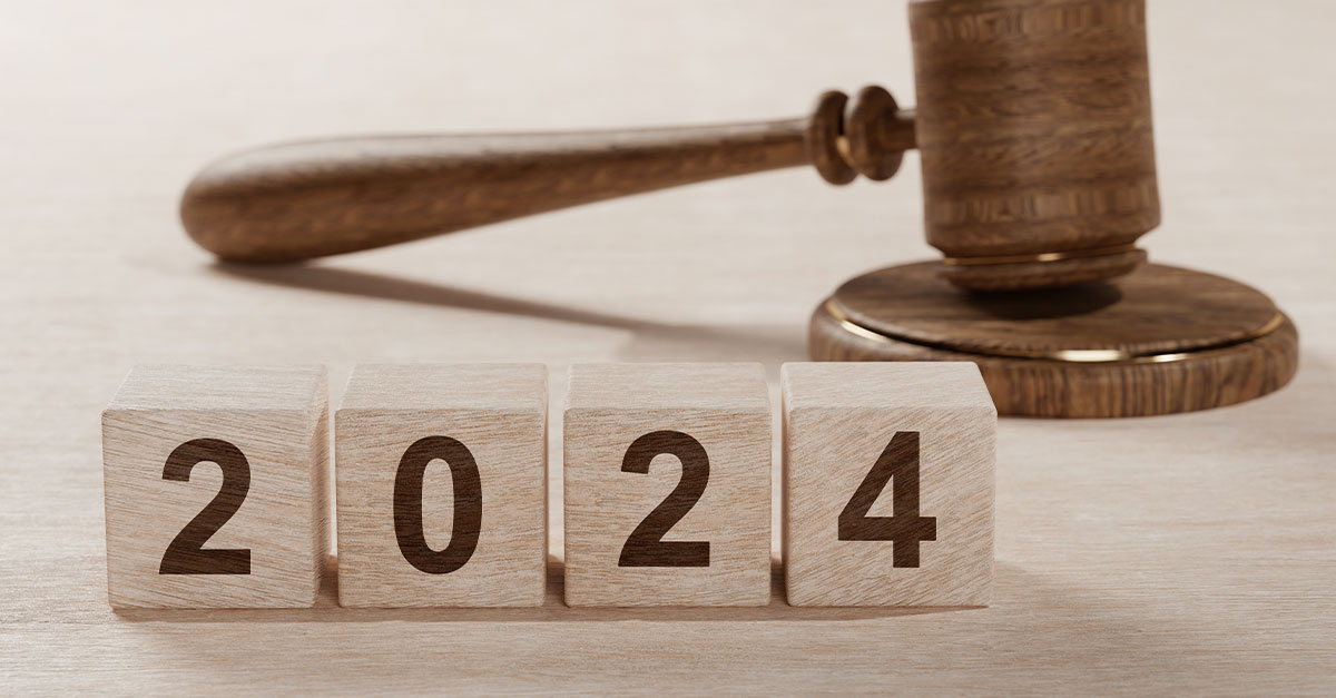 Como capa da matéria “5 Tendências do Direito em 2024”, vemos um martelo de juiz com os números do ano 2024.